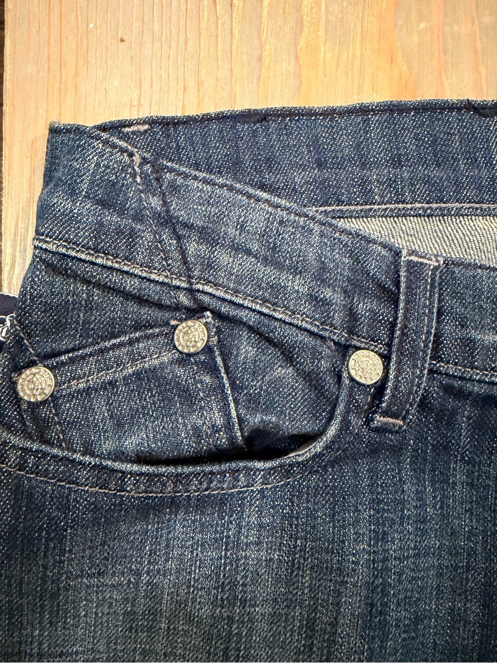 Rock & Republic Women's Blue Flare Jeans - Mid Wash - Picture 5 of 7